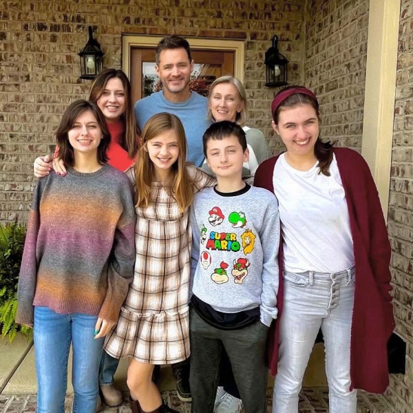 Prince, John & Leigh (Lilly Grace, Emily, Annie, JR, and Maggie)